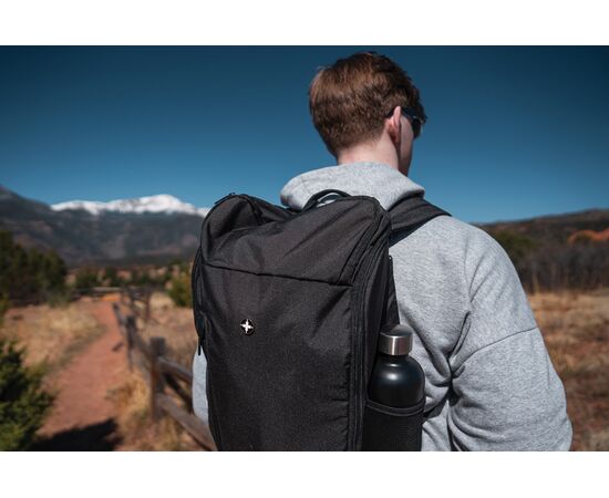 Swiss Peak AWARE™ easy access 15.6" laptop rugzak Zwart - Swiss Peak P763.111
