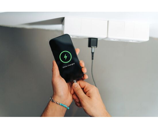 Urban Vitamin Monterey RCS recycled plastic 20W GAN charger Black - Urban Vitamin P301.9701