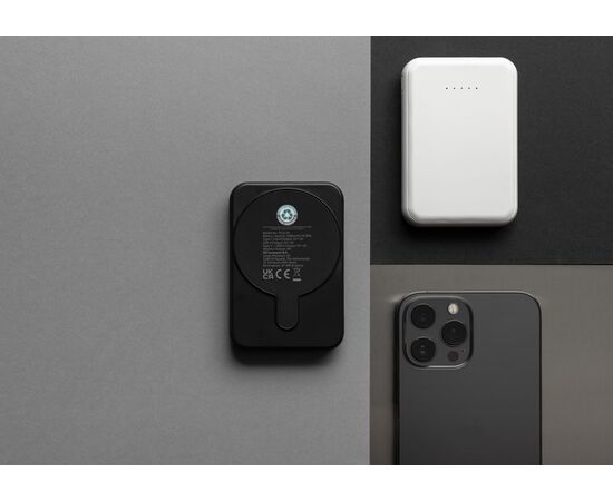 Powerbank 5000mAh et 5W en plastique recyclé RCS Stellar Noir - XD Collection P322.5901