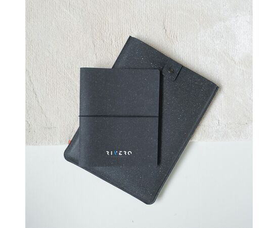 Recycled Leather Laptop Sleeve 14" Zwart - Made Out Of W49498 Recycled Leather Laptop Sleeve 14" Zwart - Made Out Of W49498