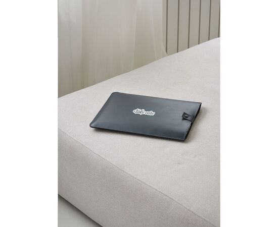 Recycled Leather Laptop Sleeve 16" Bleu foncé - Made Out Of W49532