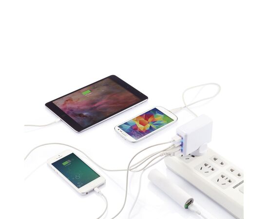 Adaptateur de voyage avec 4 ports USB Blanc - XD Collection P820.373