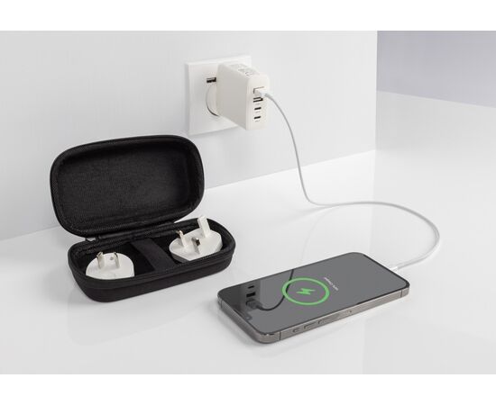 TravelCharge Pro Reiseladegerät mit USB-C aus RCS rec. ABS Weiss, Schwarz - XD Collection P821.0203