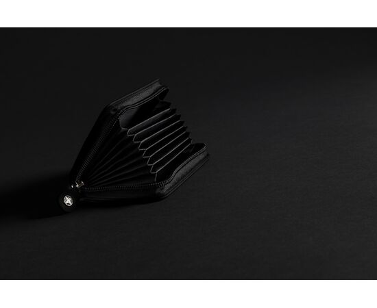 Swiss Peak secure RFID modern cardholder Black - Swiss Peak P820.481