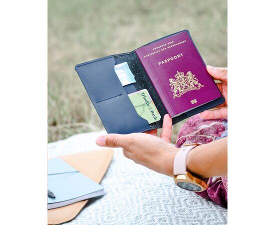 Recycled Leather Passport Holder paspoorthoesje Donkerblauw - Made Out Of W14032